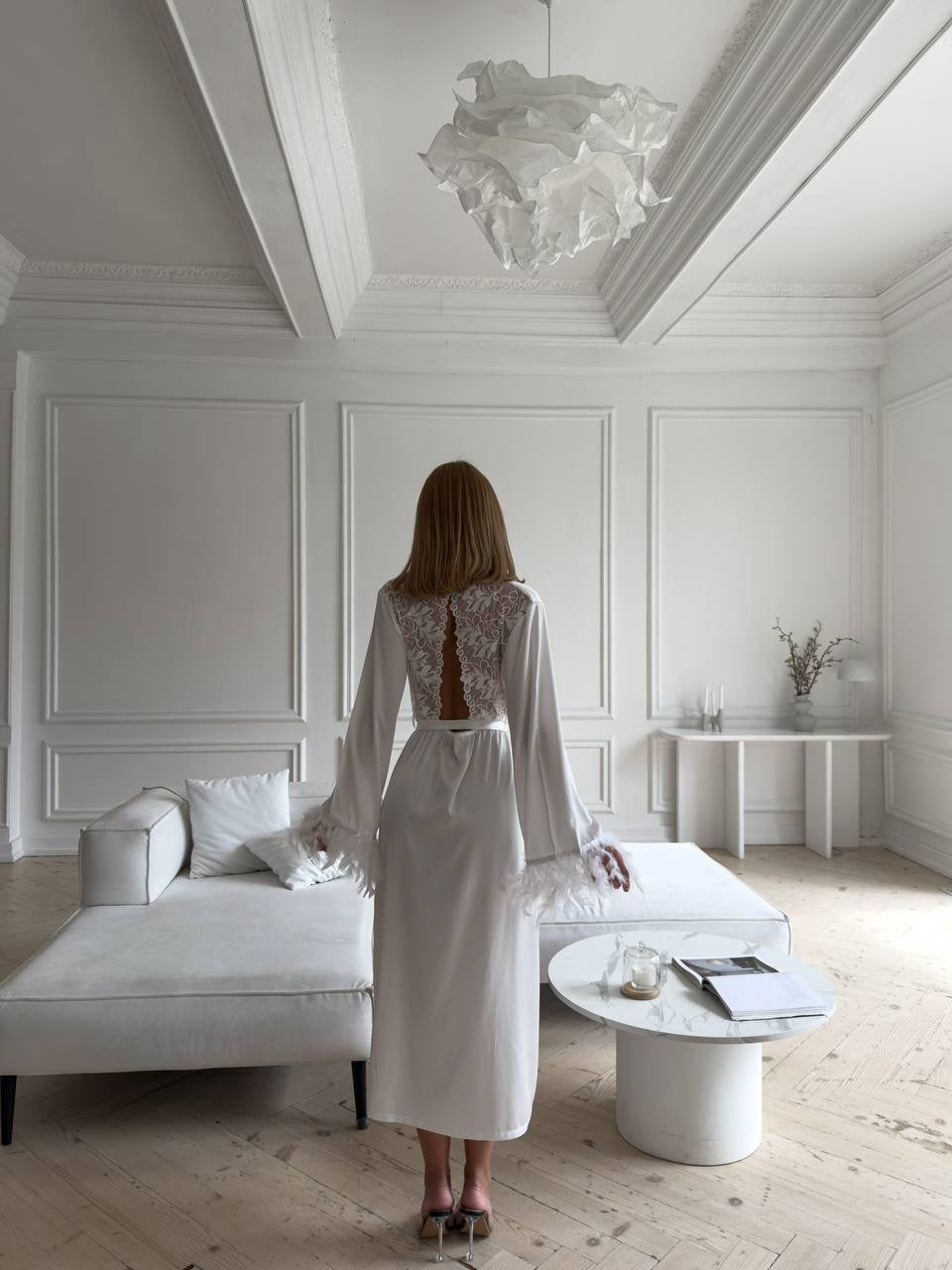 Élodie White Dantel & Tüy Detaylı Saten Sabahlık
