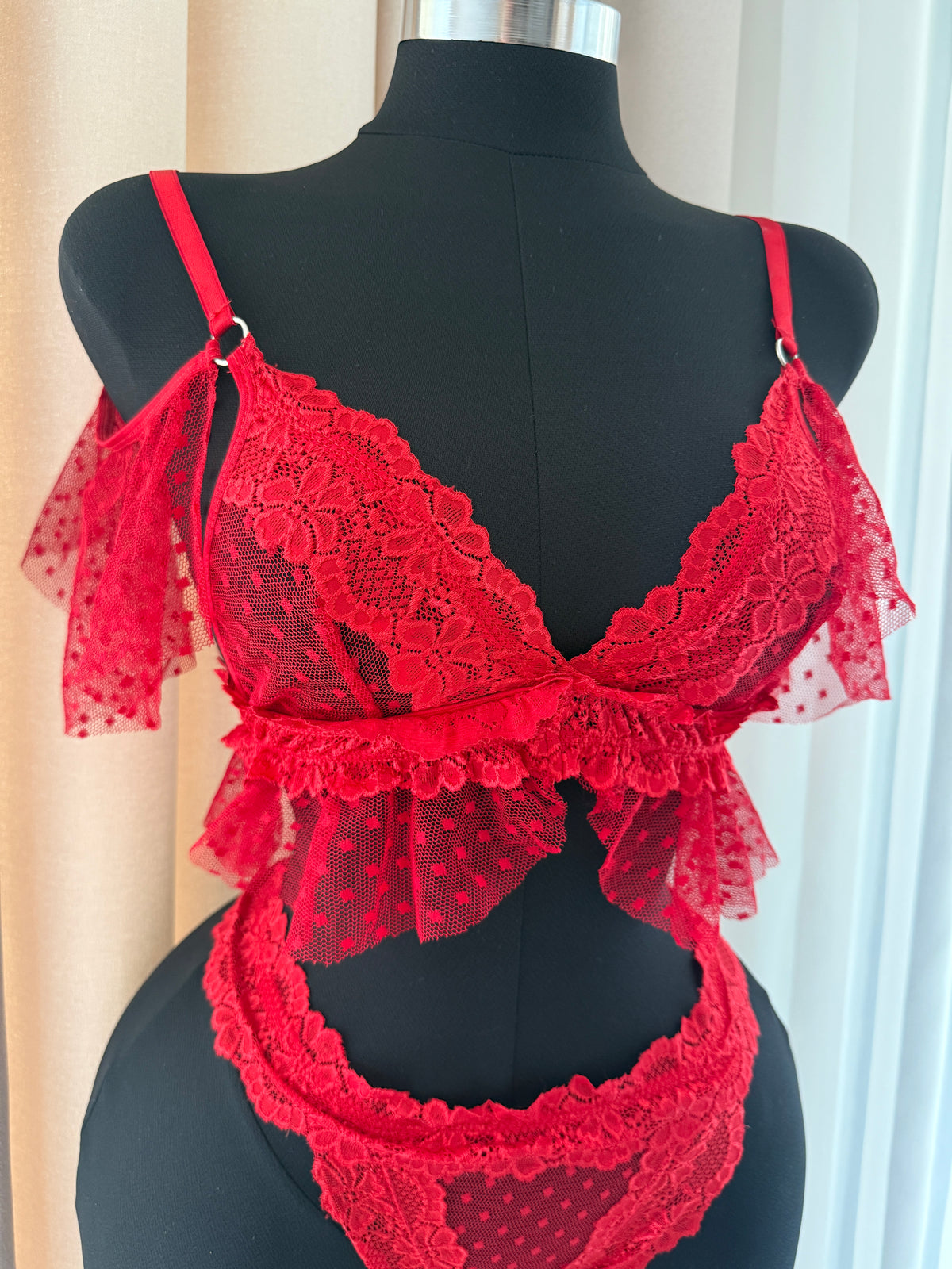 Puantiye Desenli Kırmızı Güpürlü Bralet Takımı