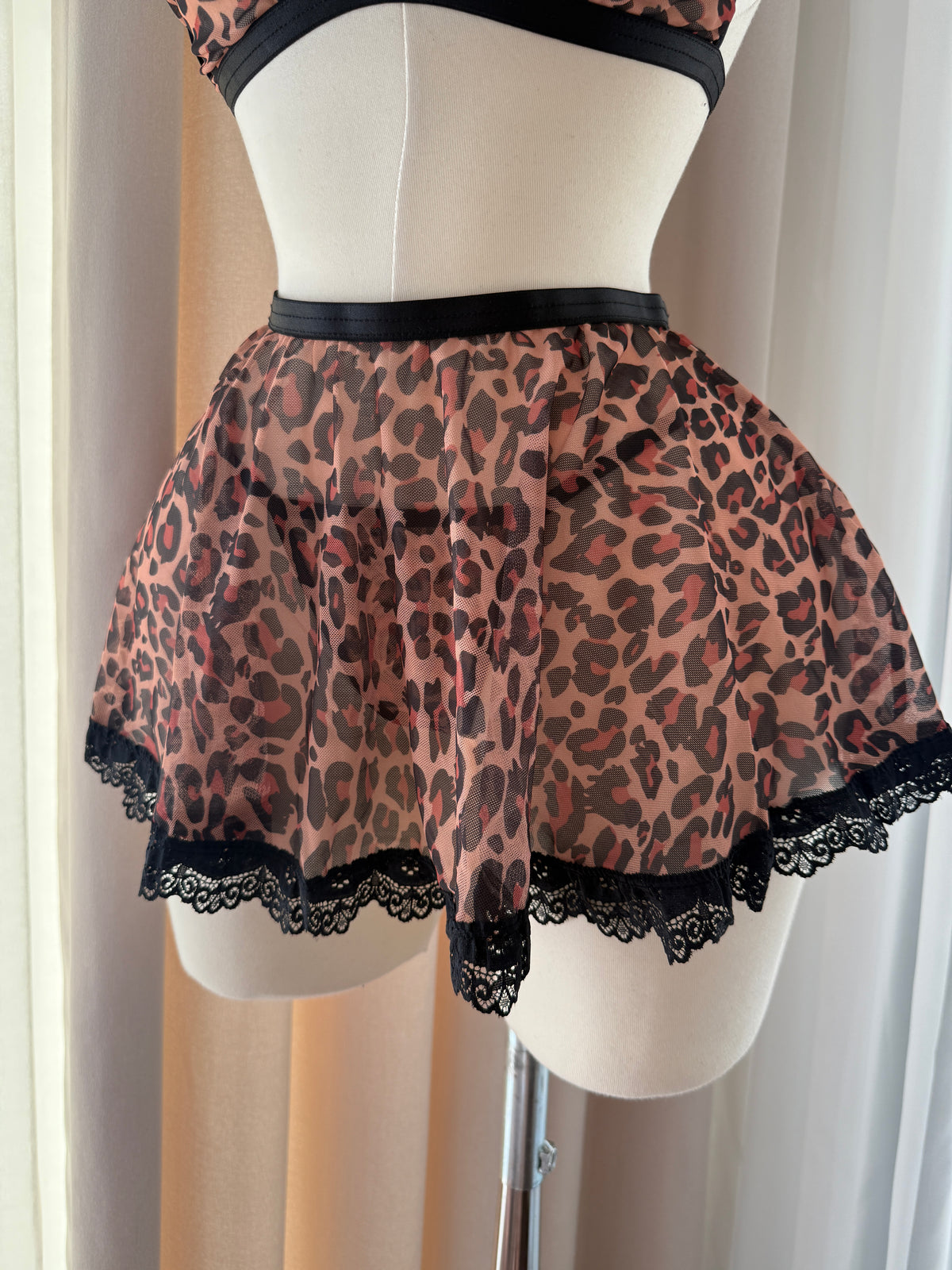 Leopar Desenli Etekli Set