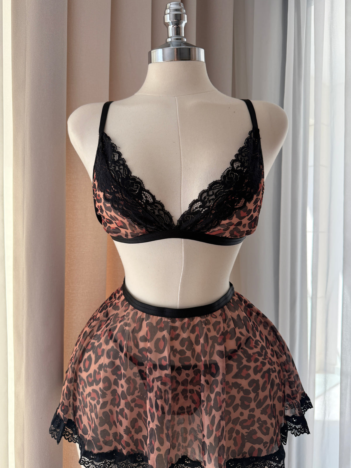 Leopar Desenli Etekli Set