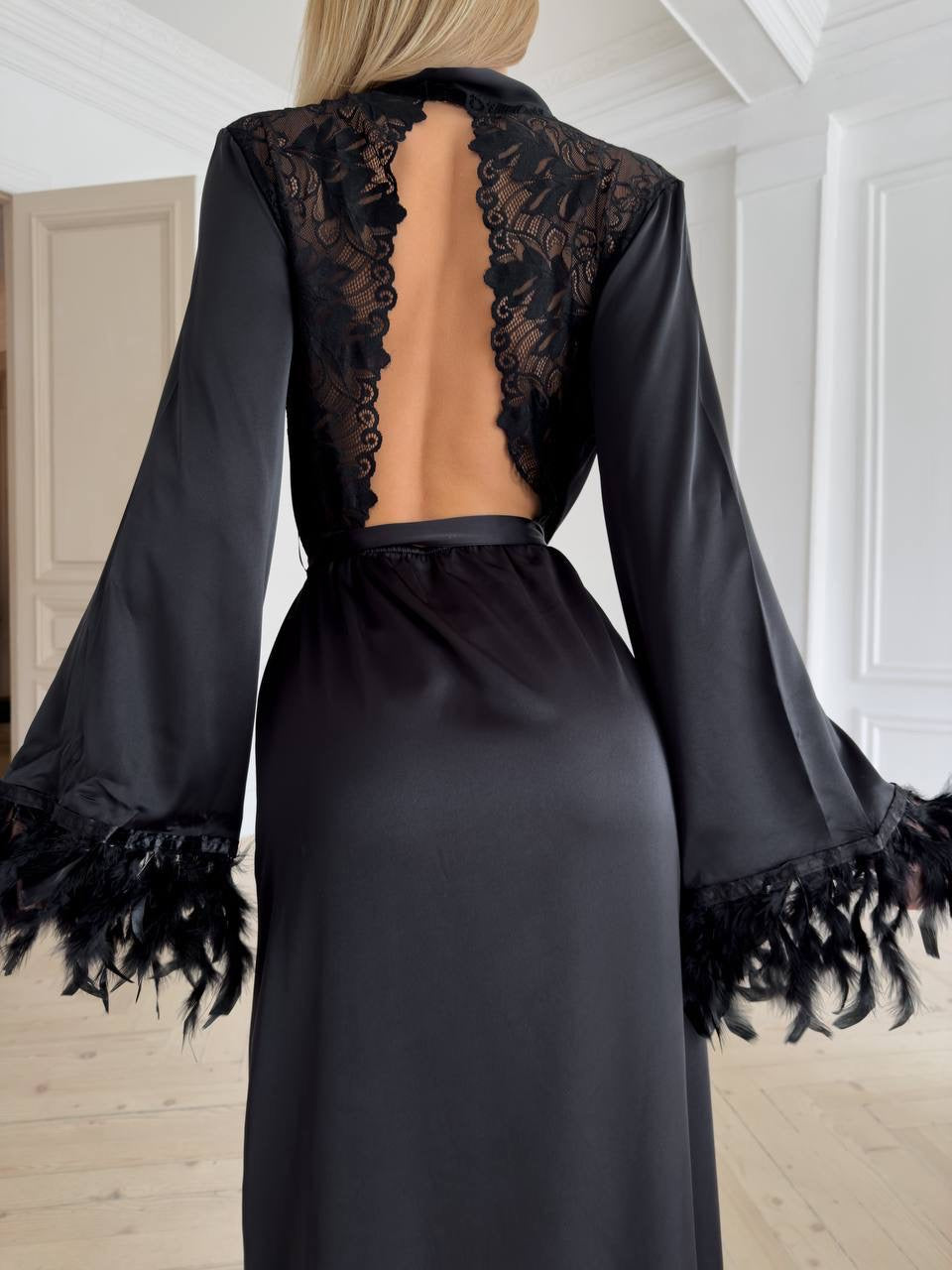 Élodie Black Dantel & Tüy Detaylı Saten Sabahlık