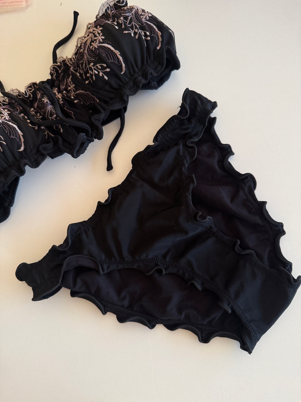 Straplez Nakış Detaylı Bikini Seti