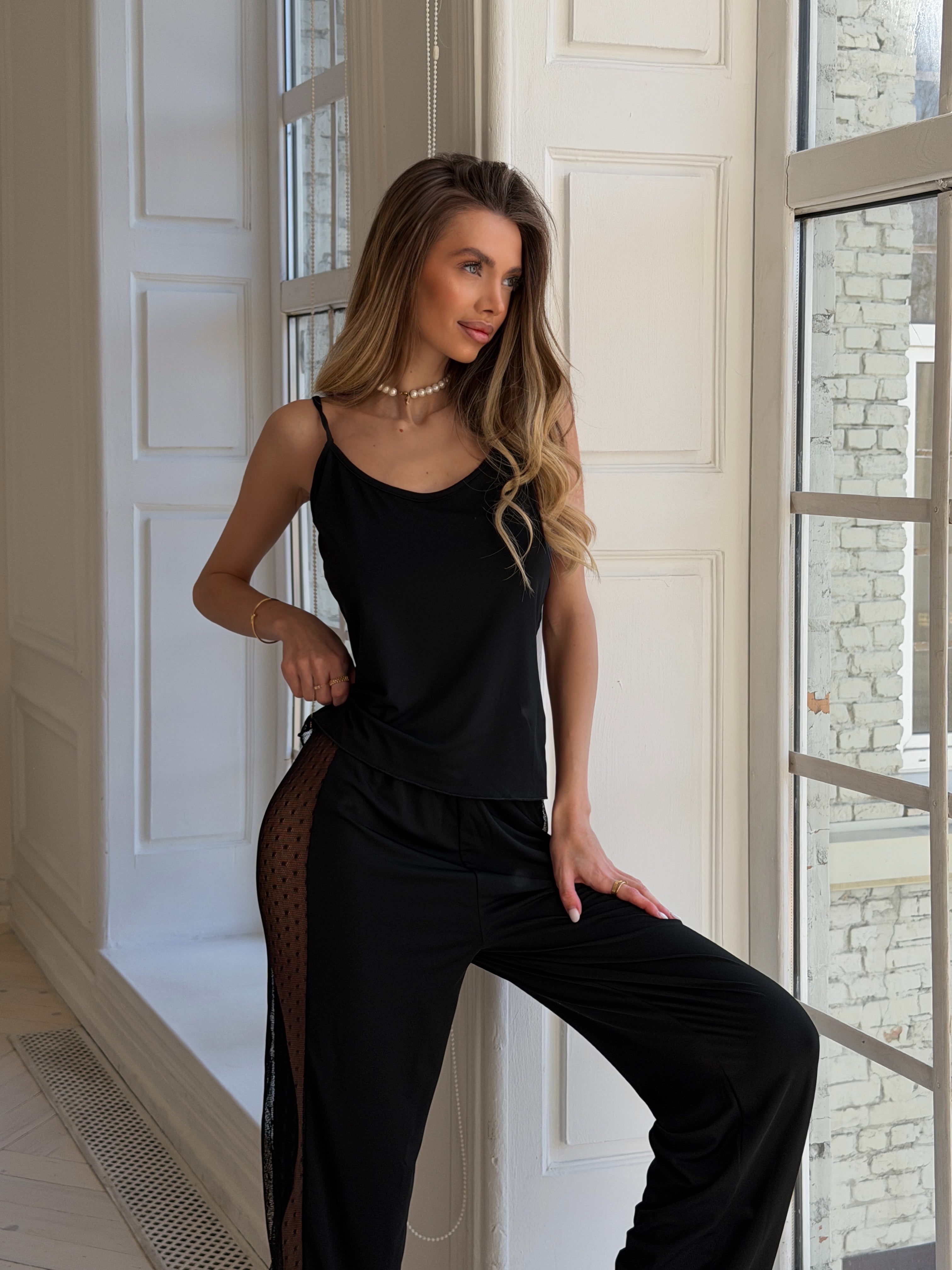 Siyah Puantiye Desenli Pijama Takımı