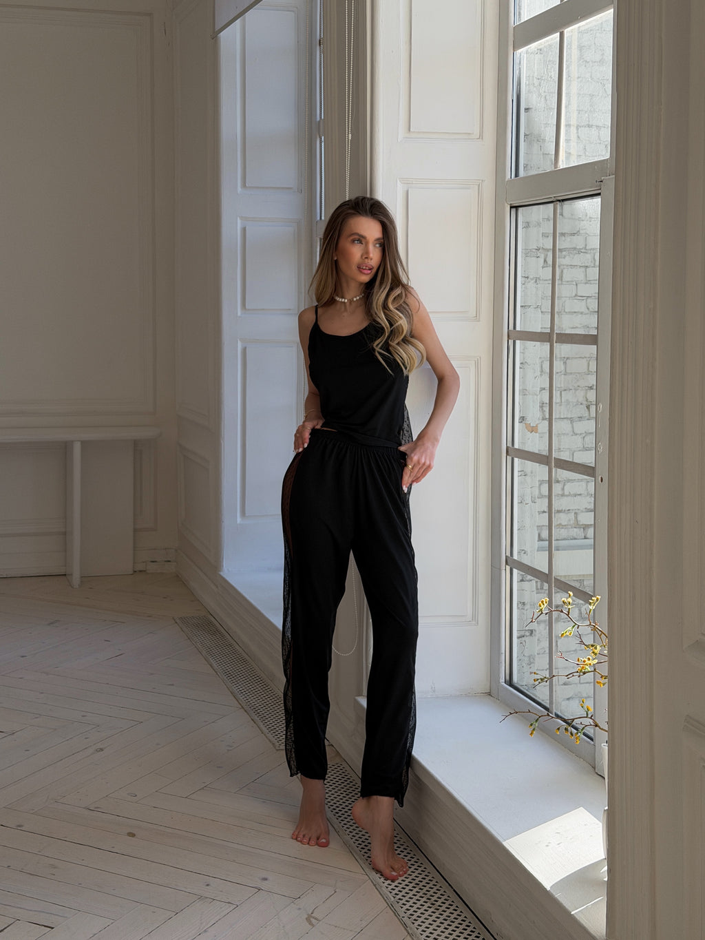 Siyah Puantiye Desenli Pijama Takımı