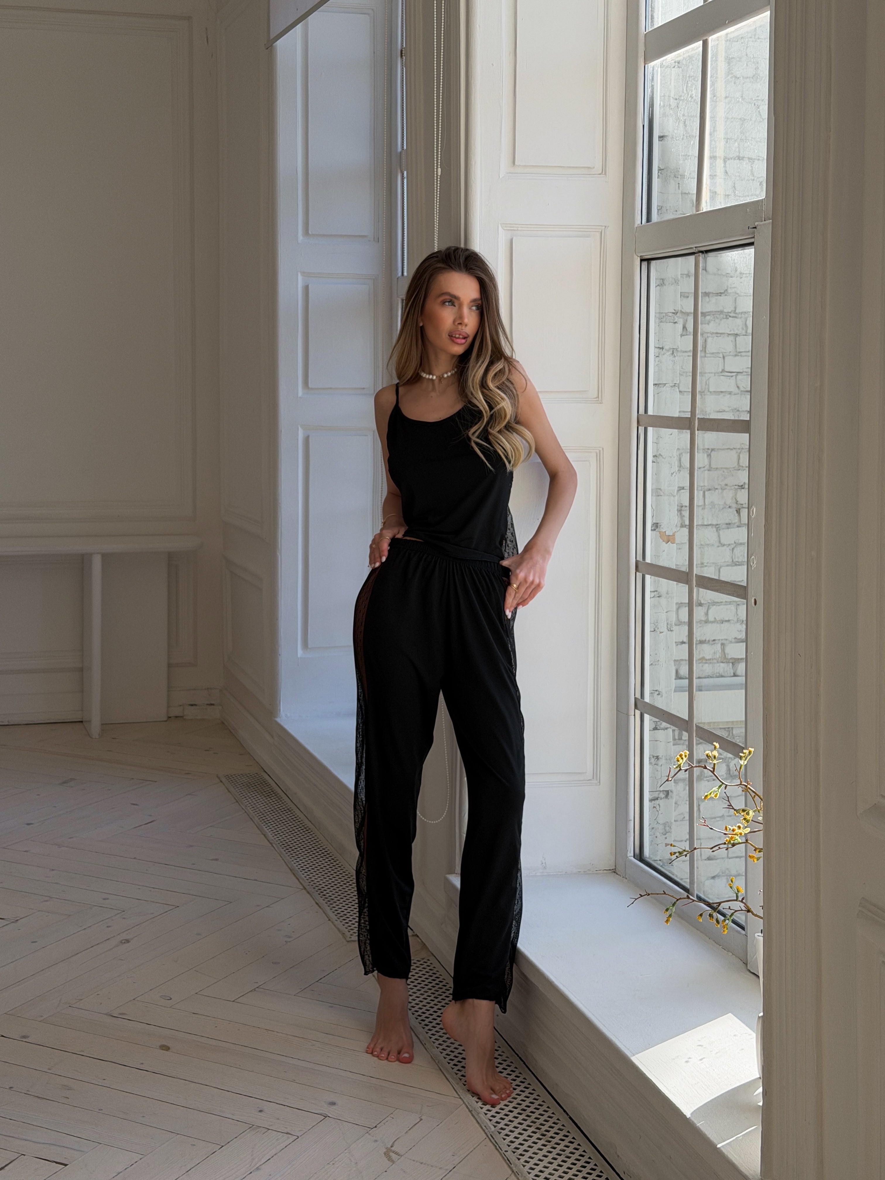 Siyah Puantiye Desenli Pijama Takımı