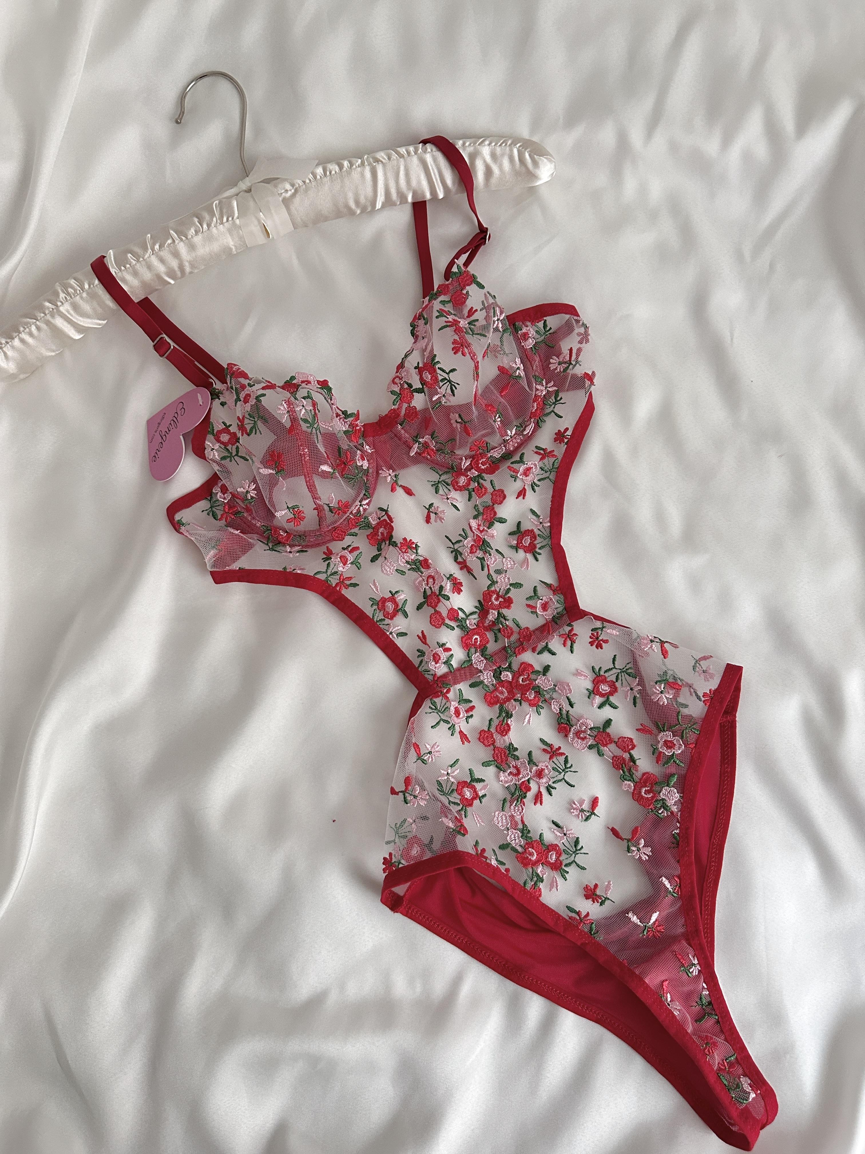 Amelia Kırmızı Çiçek Detaylı Bodysuit