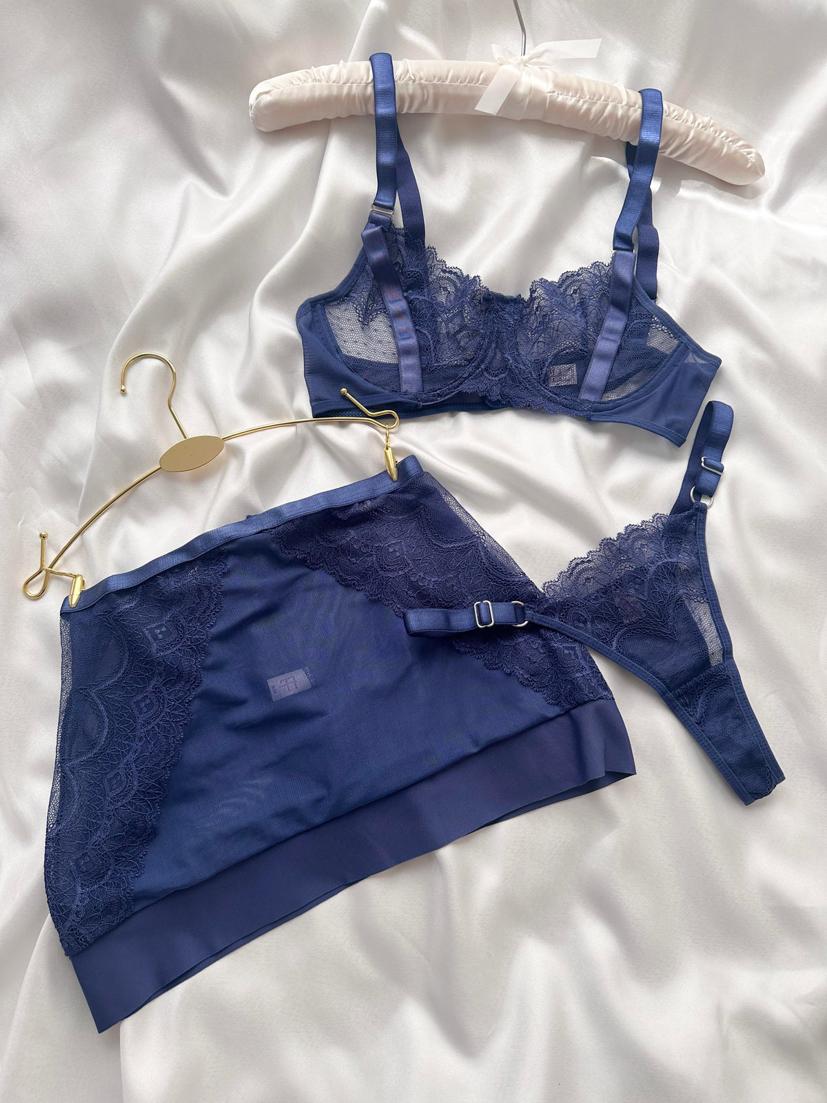 Angela Etekli Set