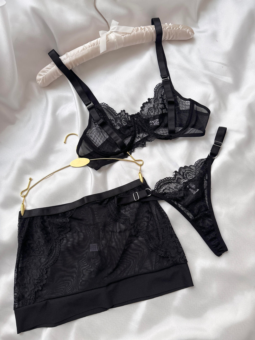 Angela Etekli Set