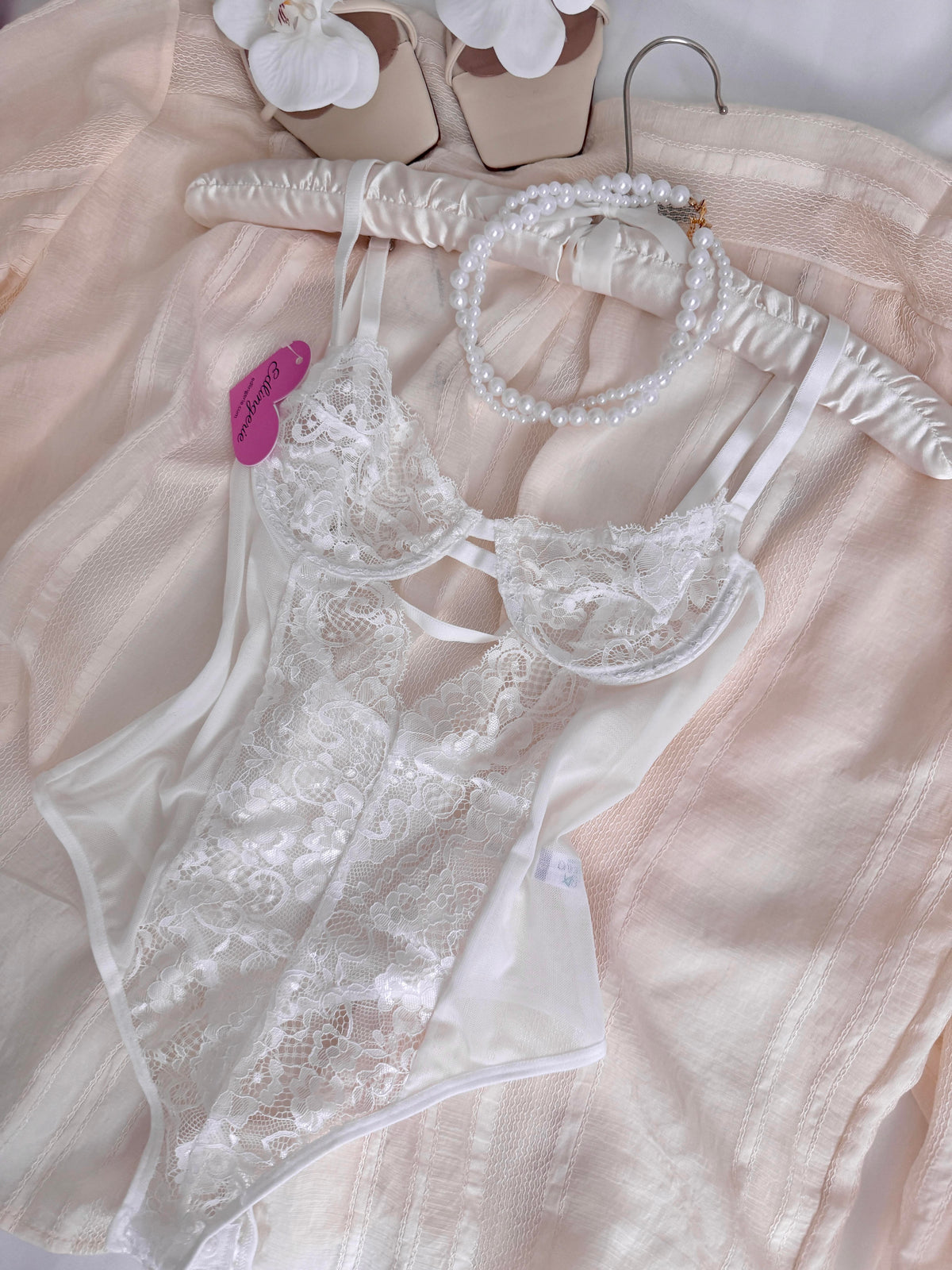 Beyaz Dantel Bodysuit