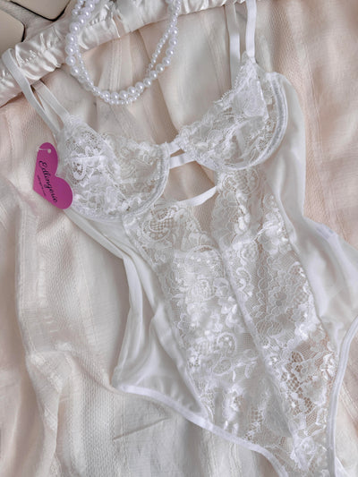 Beyaz Dantel Bodysuit