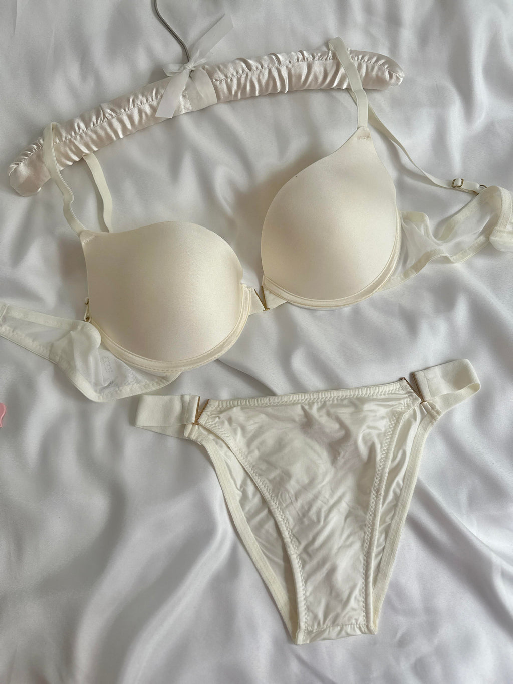 Beyaz Push Up Bralet Takımı