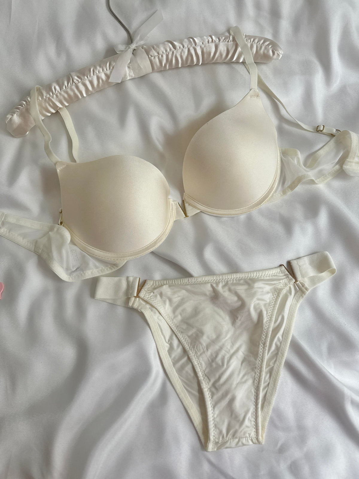 Beyaz Push Up Bralet Takımı