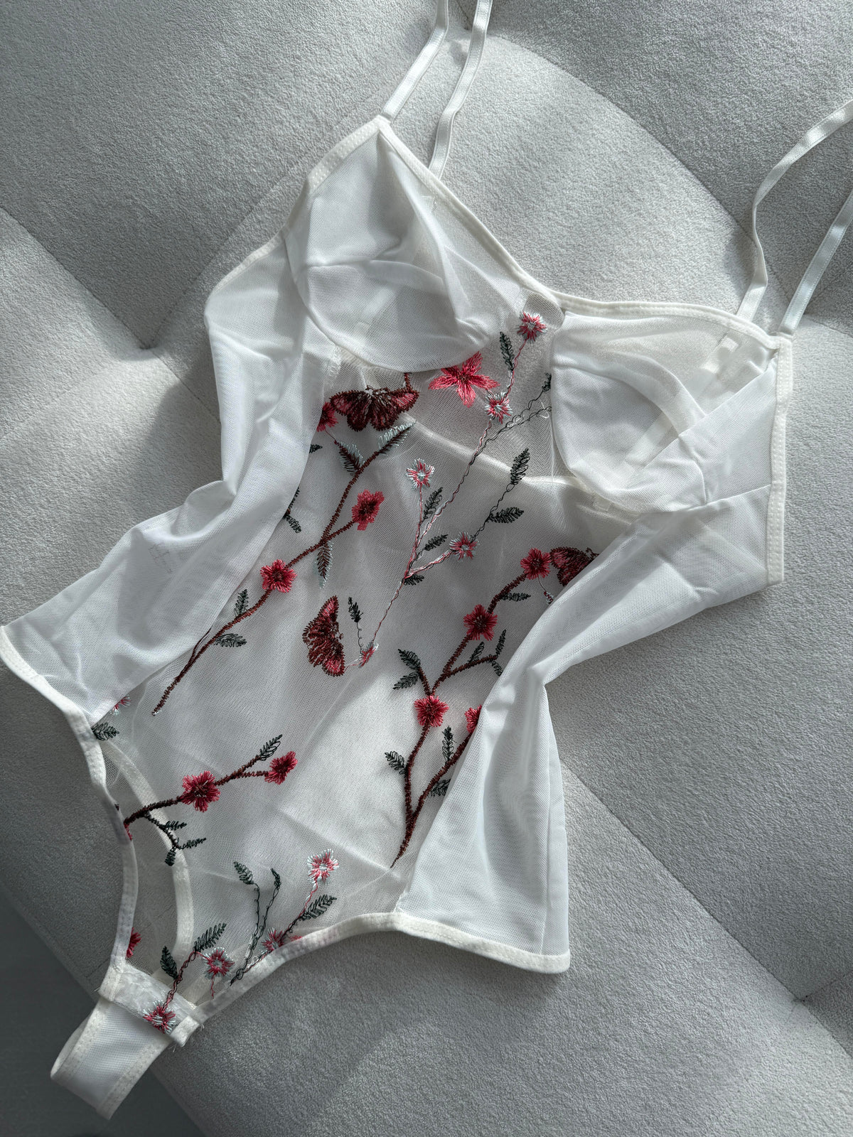 Ekru İşleme Detaylı Brode Bodysuit