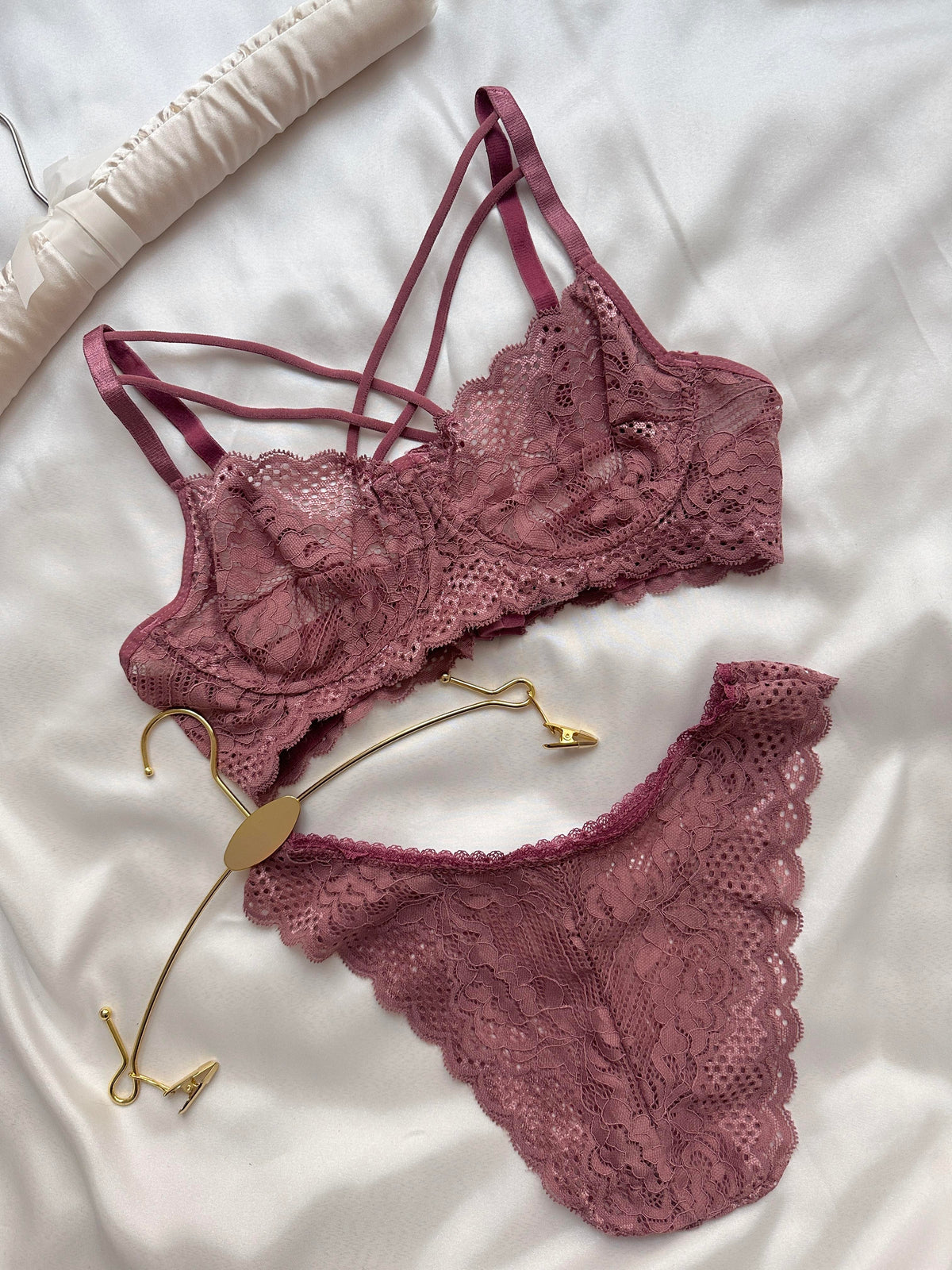 Gül Kurusu Balenli Bralet Takımı