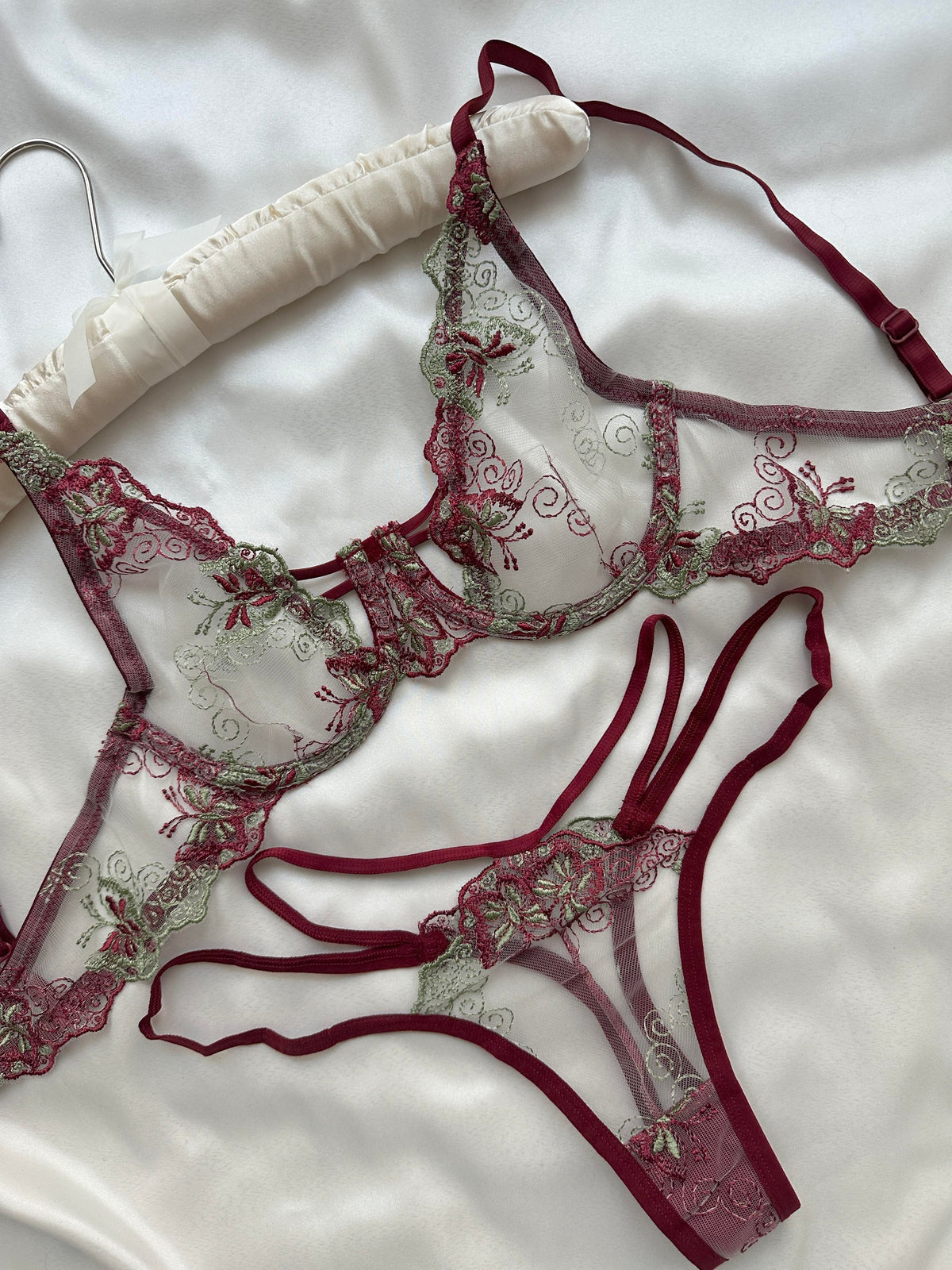 Kelebek Desenli Brode Bralet Takımı