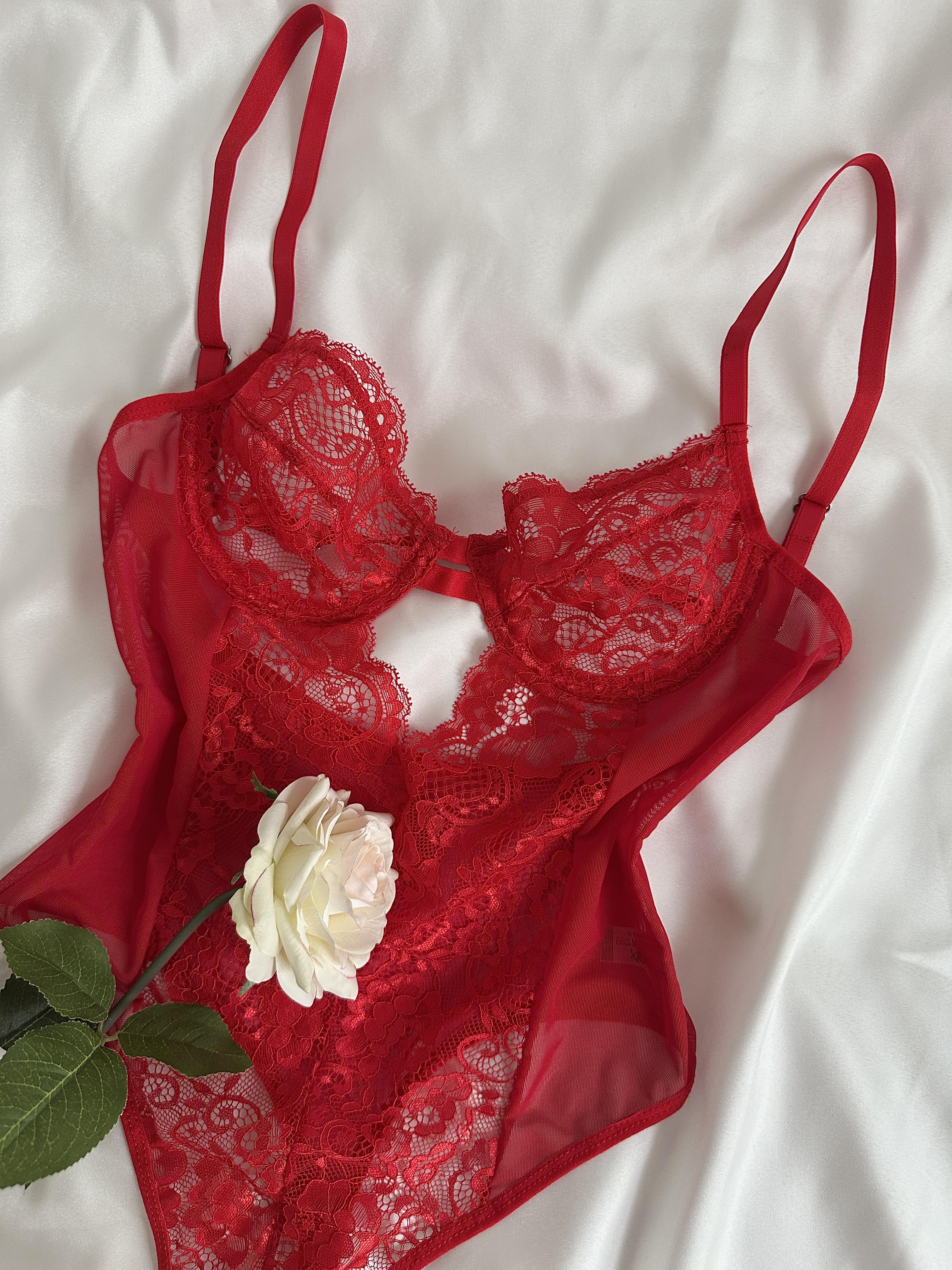 Kırmızı Dantel Bodysuit