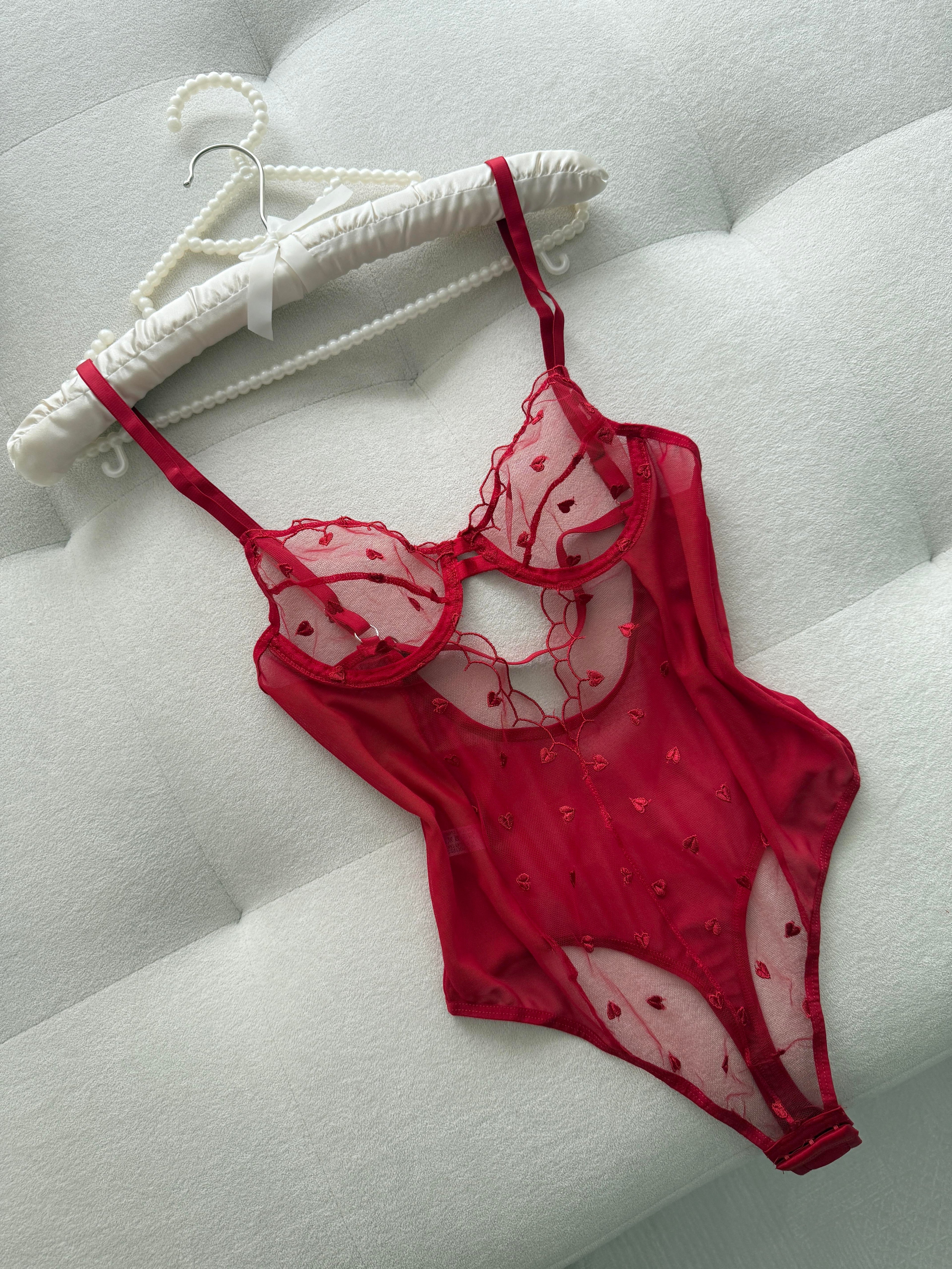 Kırmızı Transparan Kalp Desenli Bodysuit