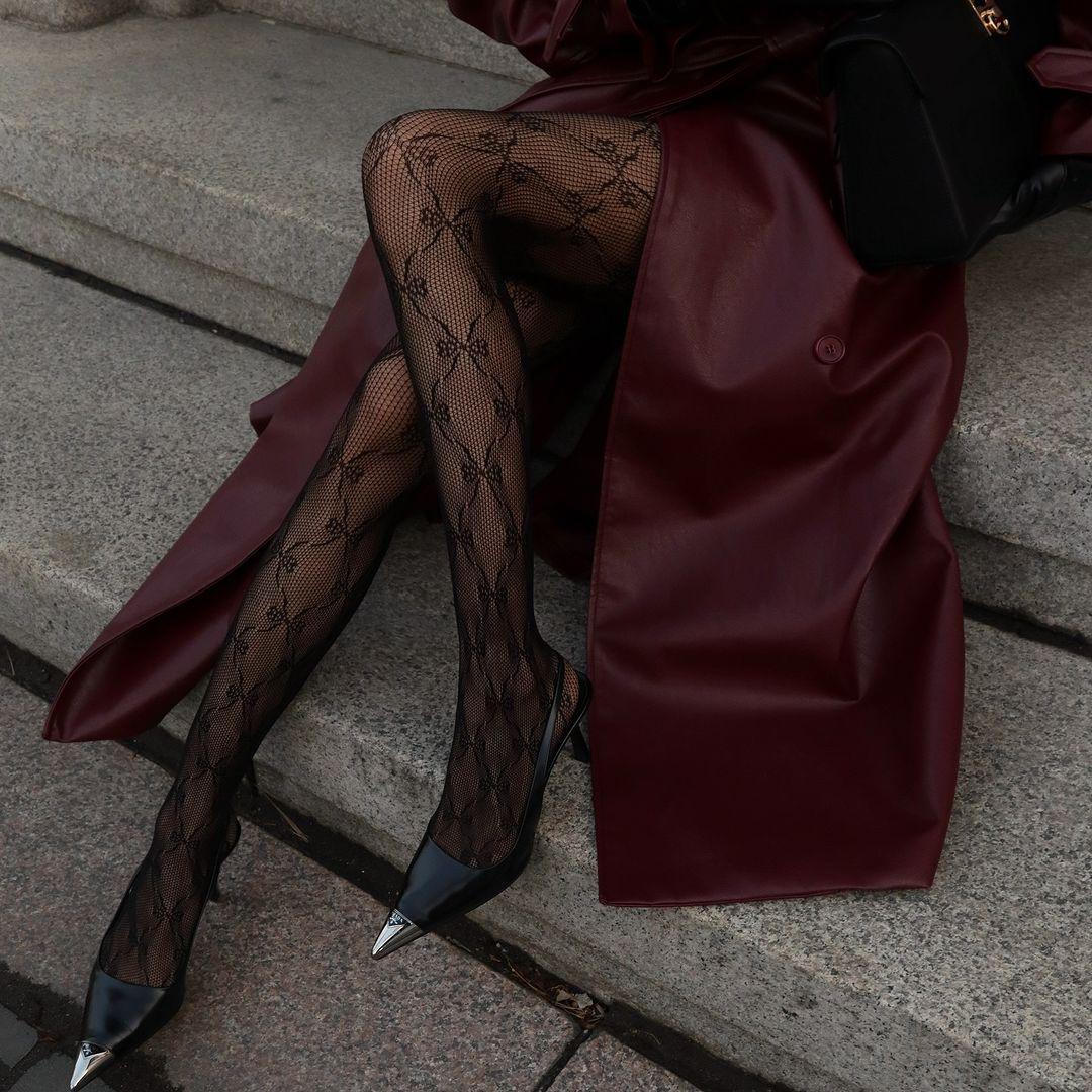 Black sheer tights with ribbon pattern