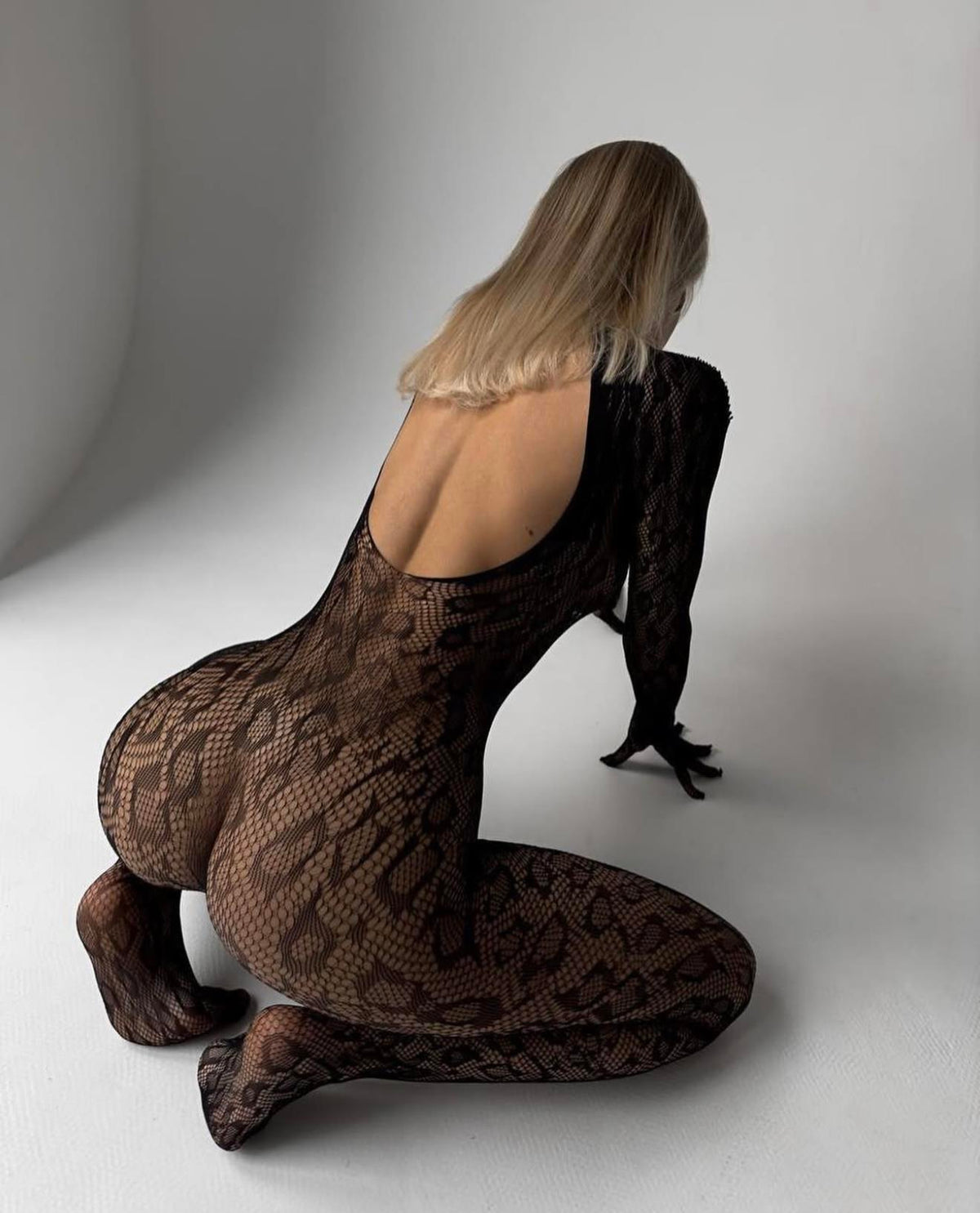 Siyah Leopar Desenli Vücut Çorabı