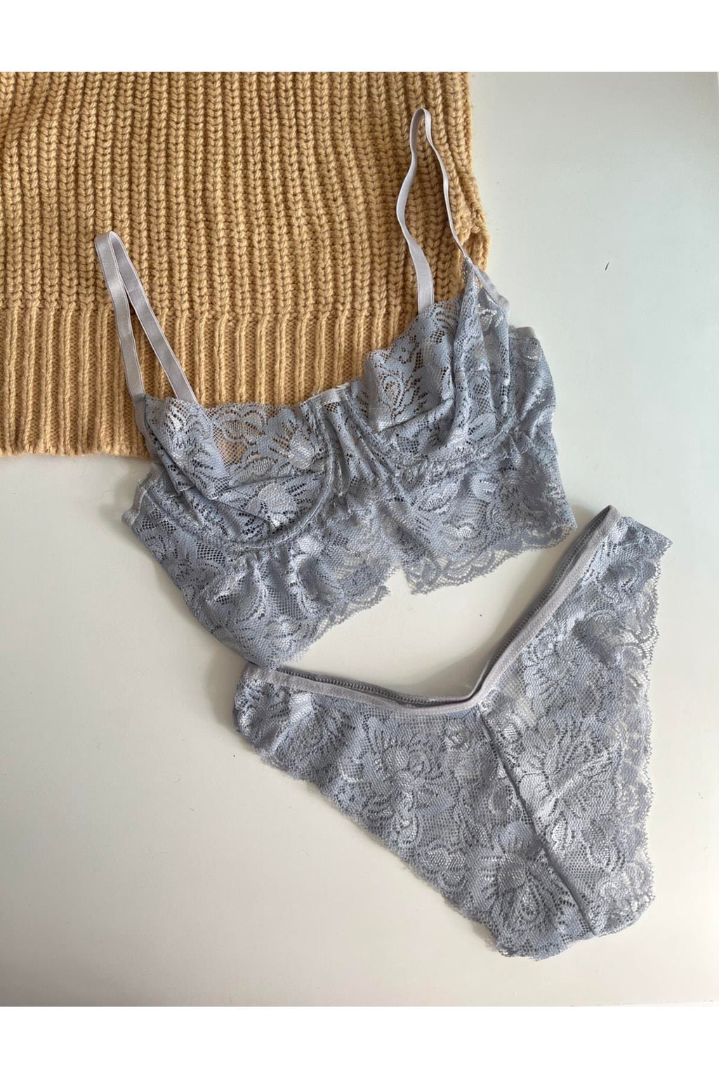 Lizandra Gri Bralet Takımı