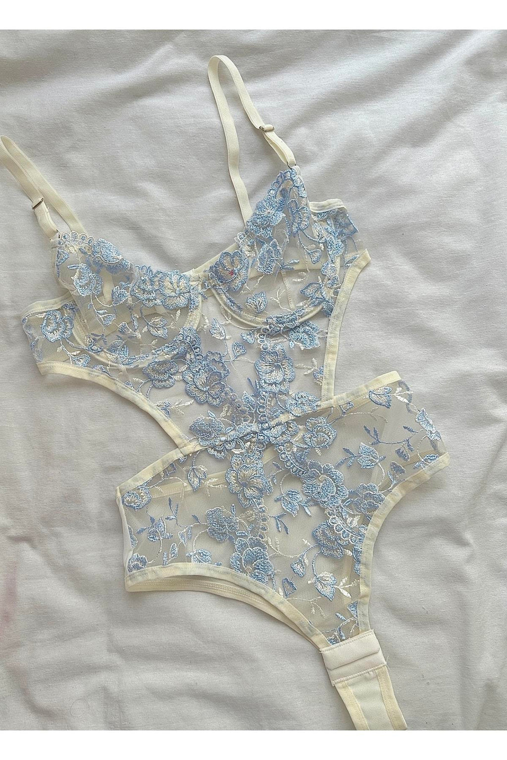 Mavi Dantel Işlemeli Bodysuit