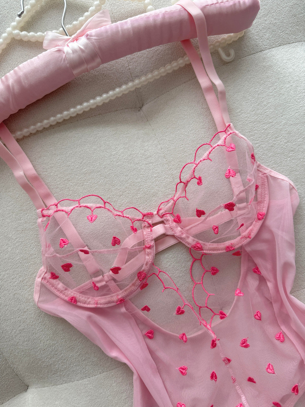 Pembe Transparan Kalp Desenli Bodysuit