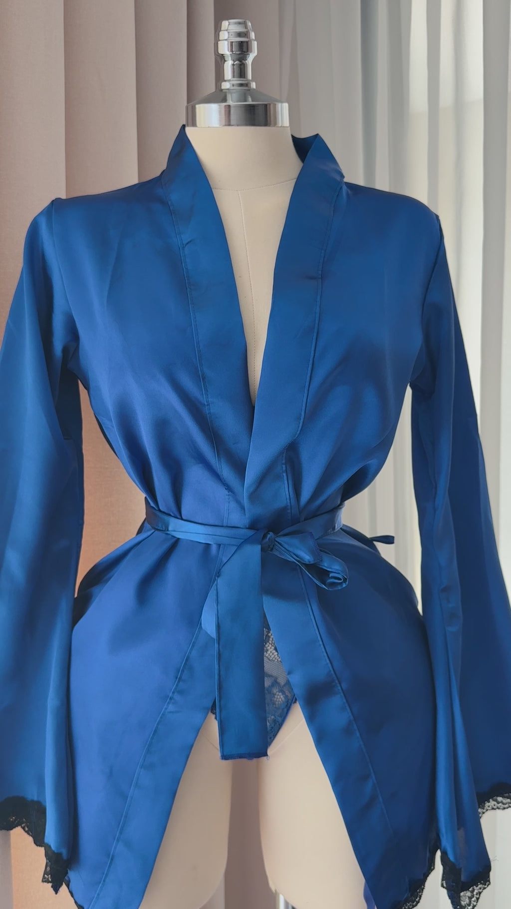 Saks Mavisi Alice Saten Sabahlıklı Set