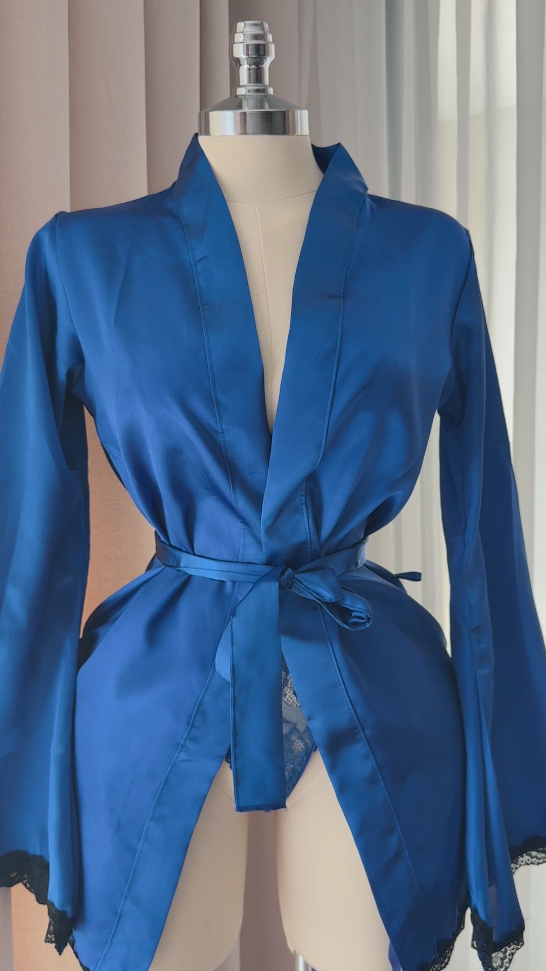 Saks Mavisi Alice Saten Sabahlıklı Set