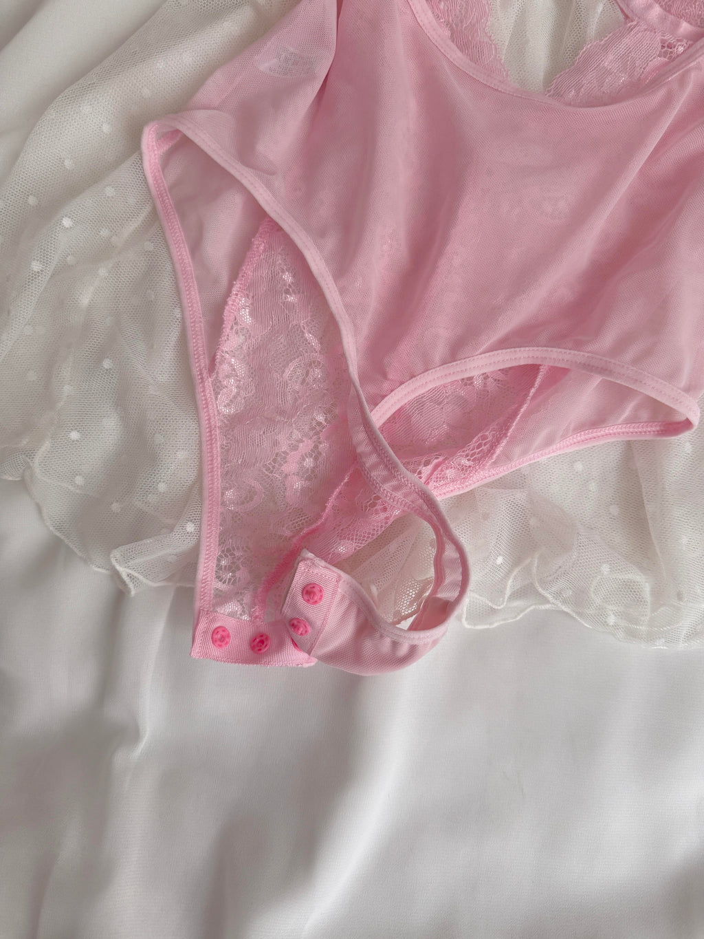 Pudra Pembesi Dantel Bodysuit