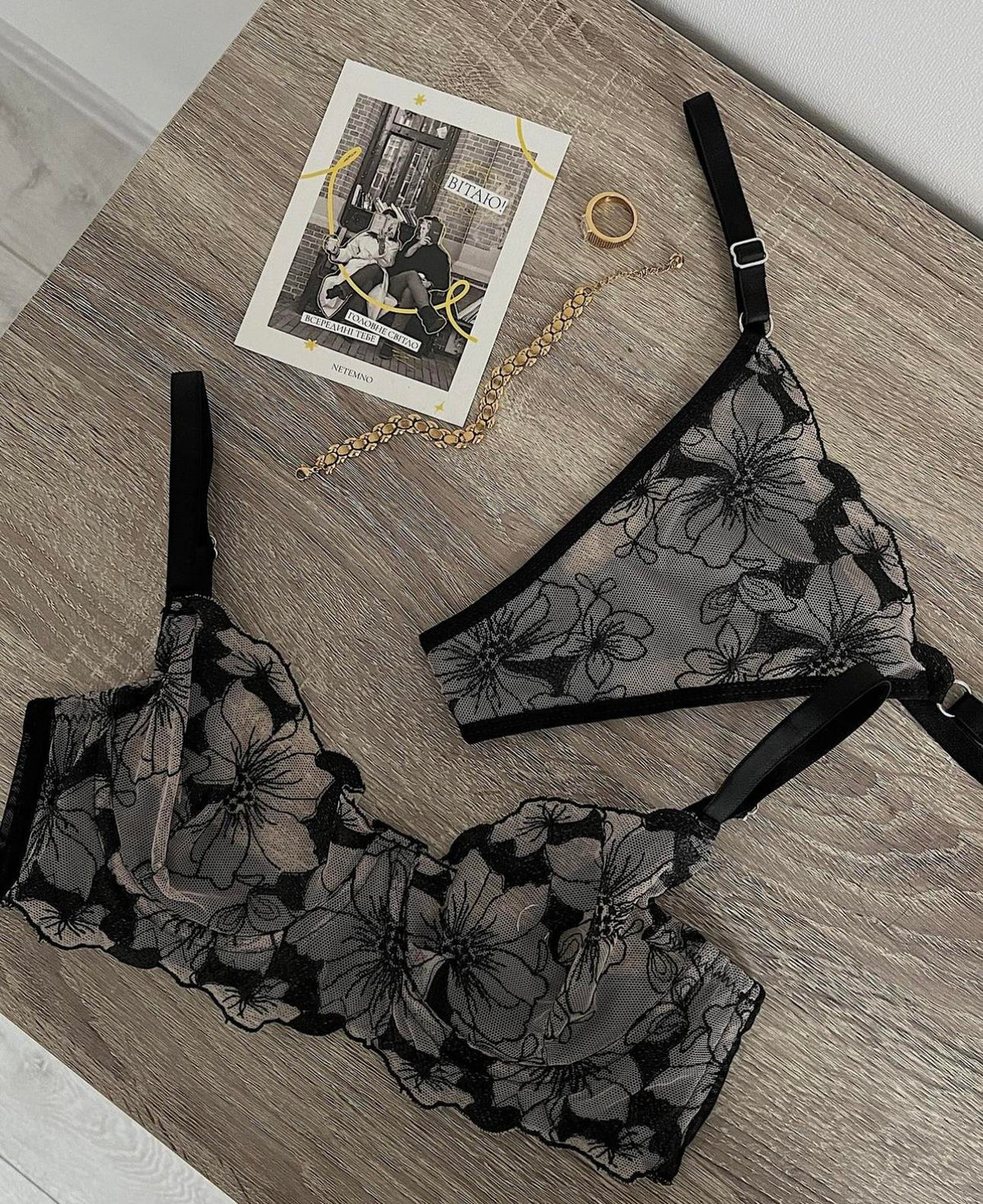 Siyah Çiçek İşlemeli Bralet Takımı