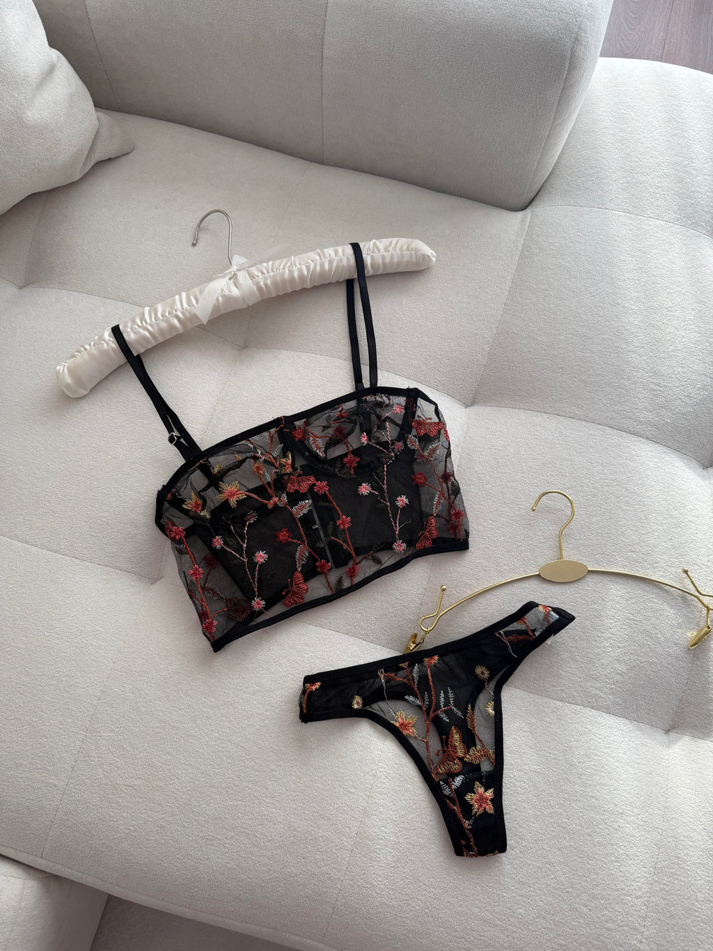 Siyah İşleme Detaylı Brode Bralet Takımı