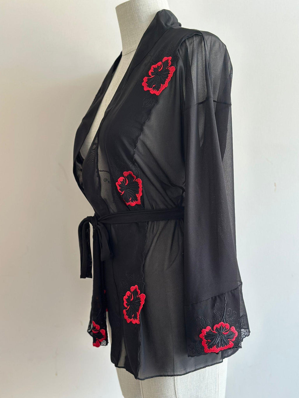 Black and Red Lace Detail Robe