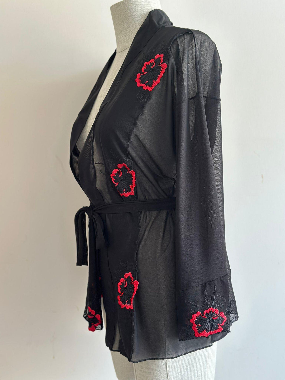 Black and Red Lace Detail Robe