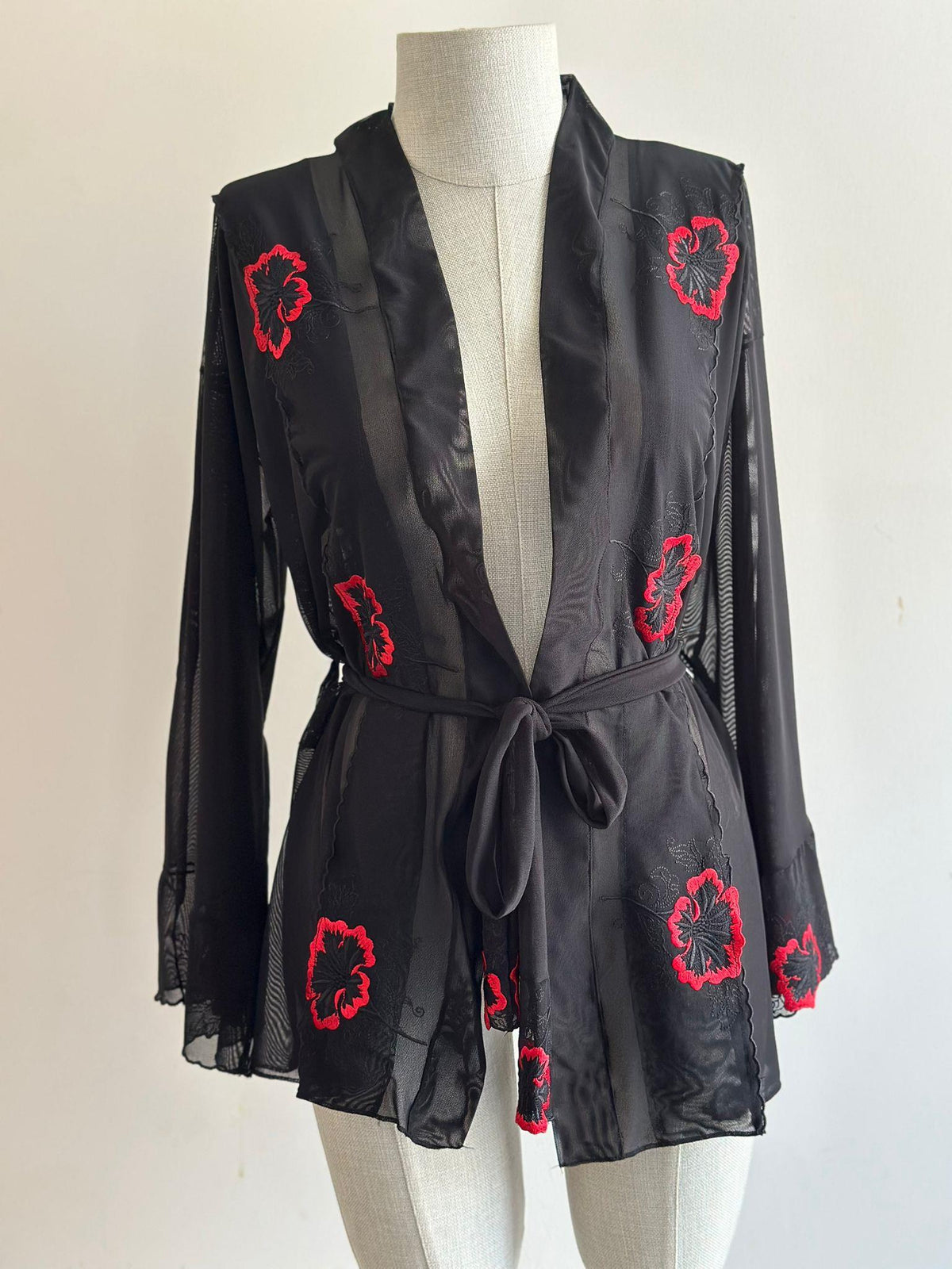 Black and Red Lace Detail Robe