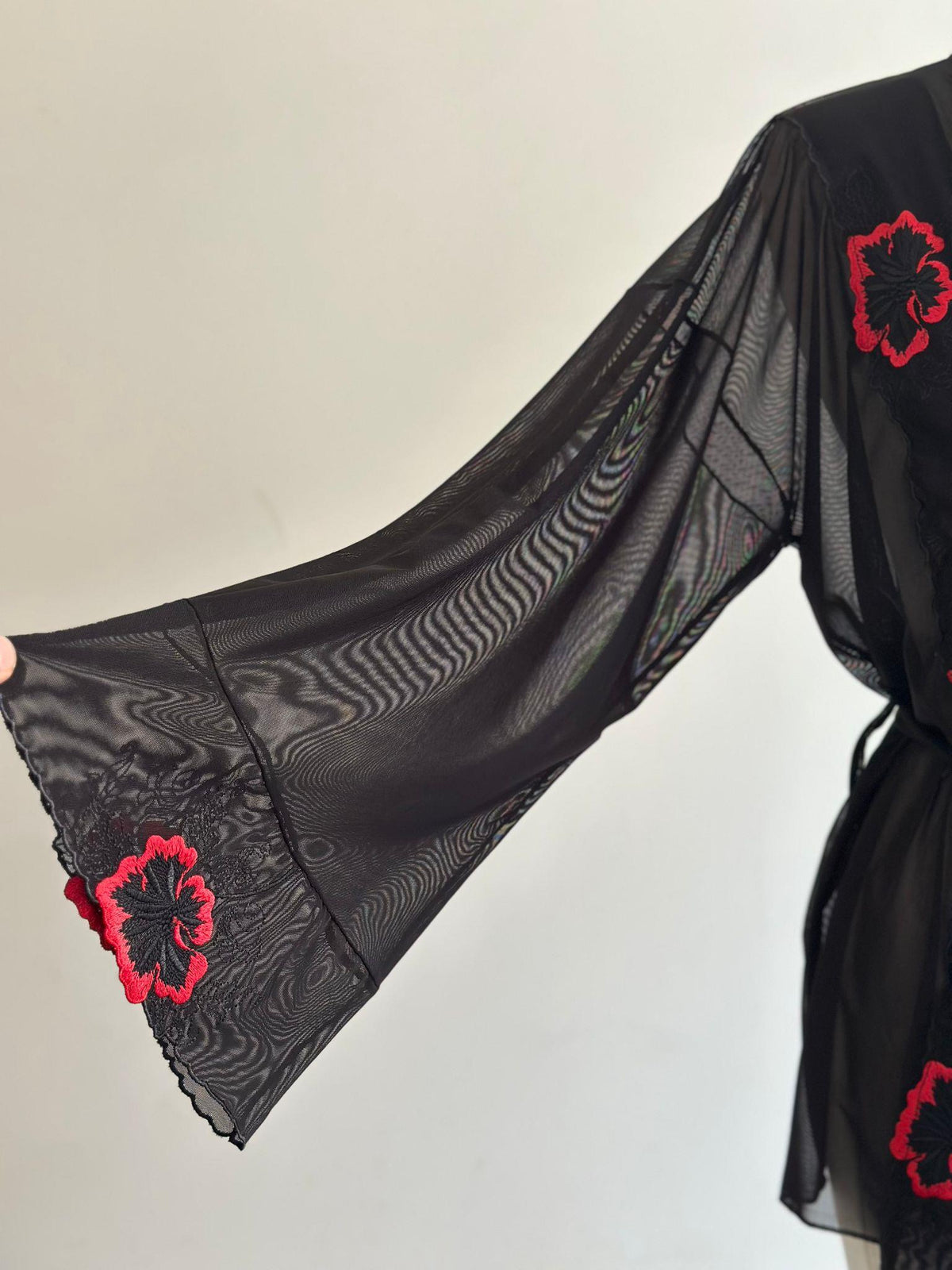 Black and Red Lace Detail Robe