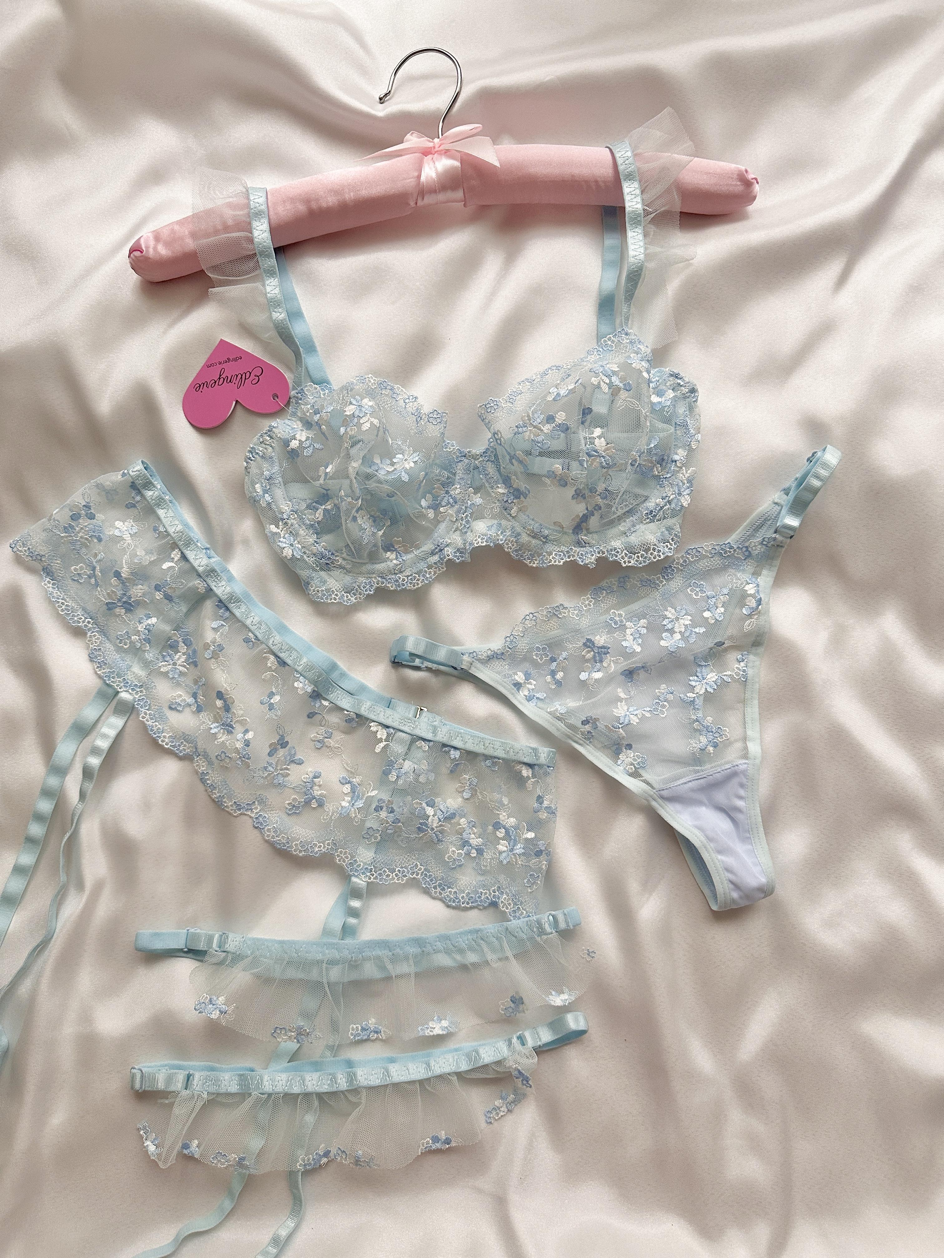 Tiara Garter Set