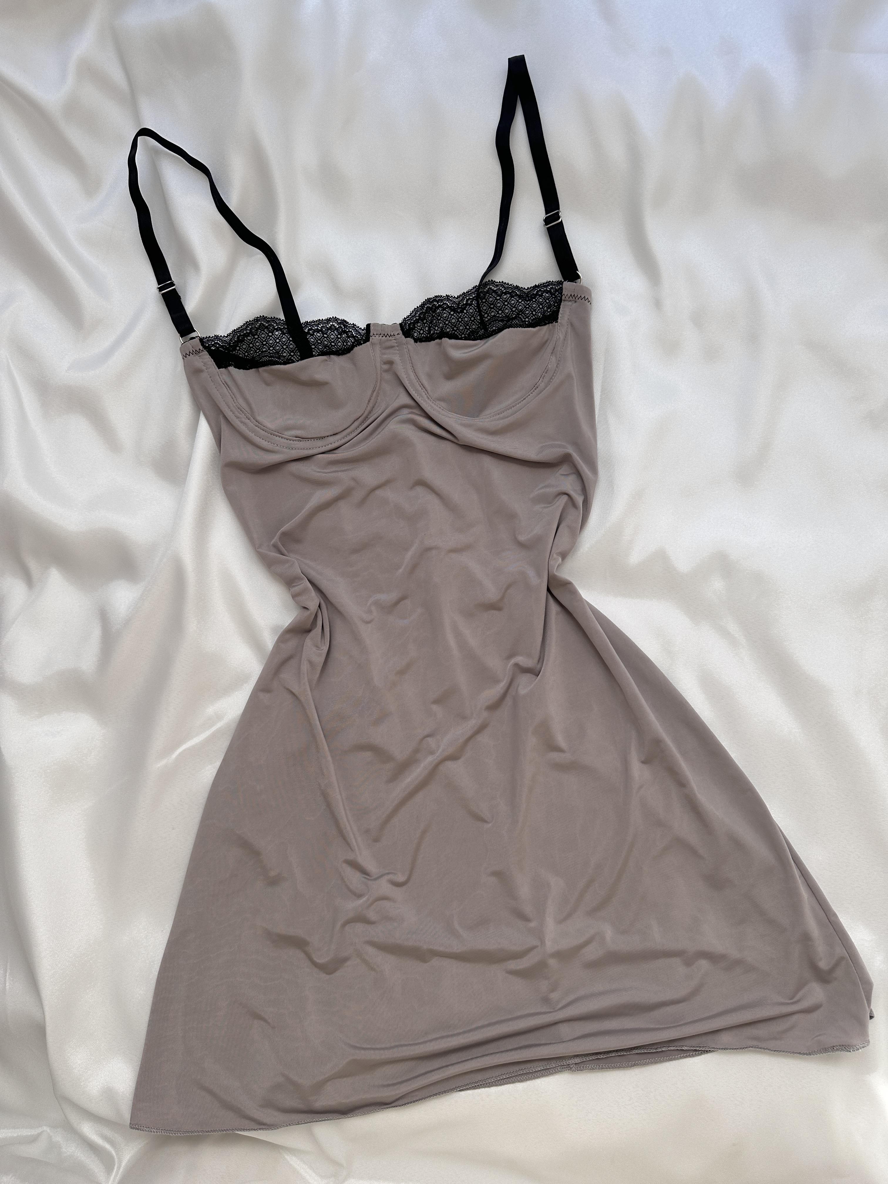 Açık Vizon Rengi Saten Gecelik