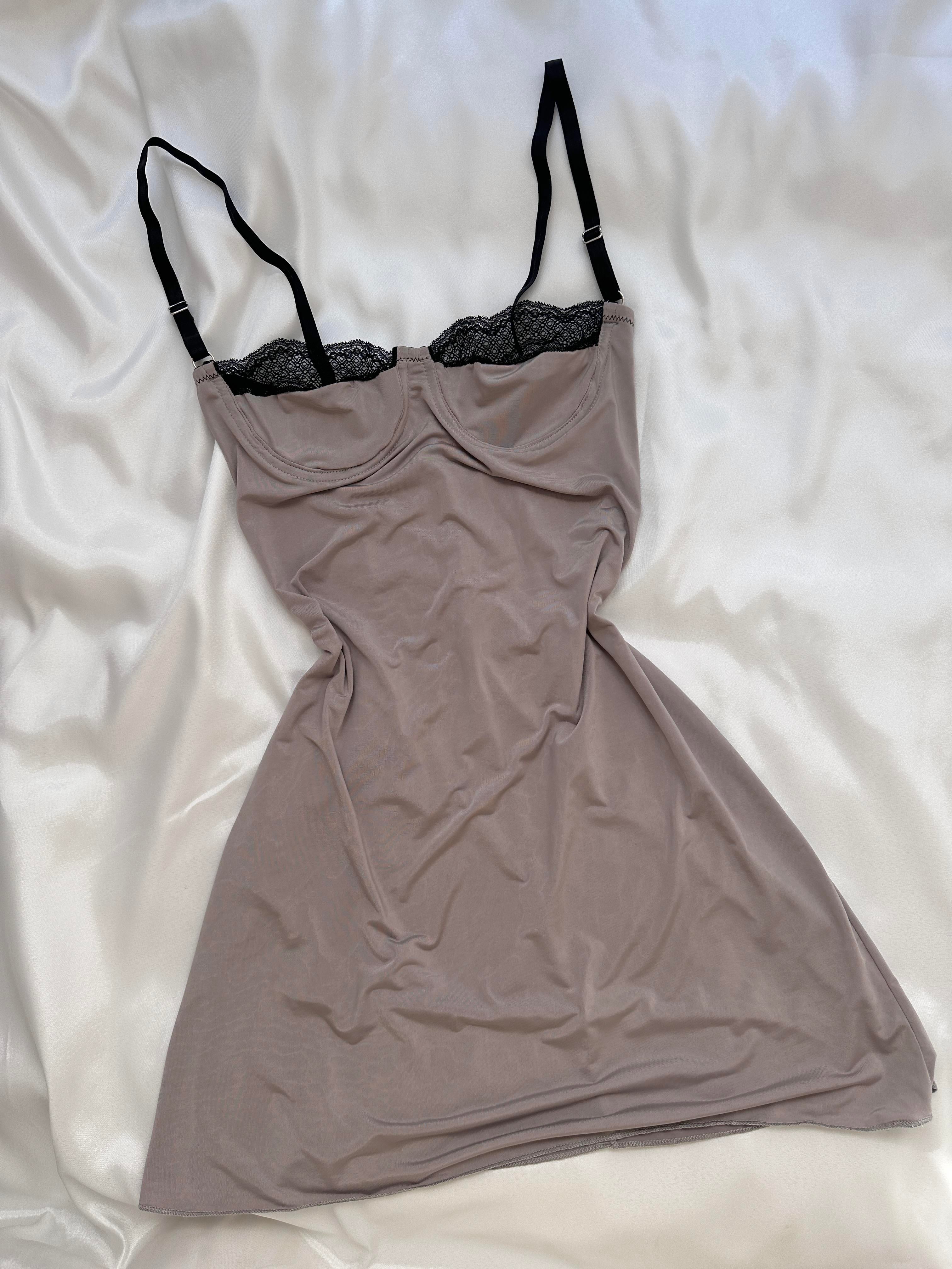 Açık Vizon Rengi Saten Gecelik