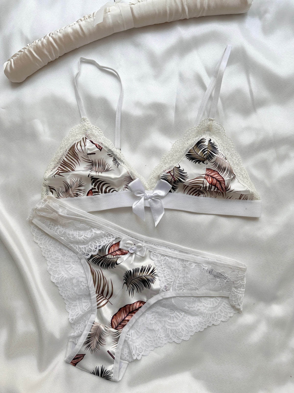 Leaf Pattern Satin Bralette Set