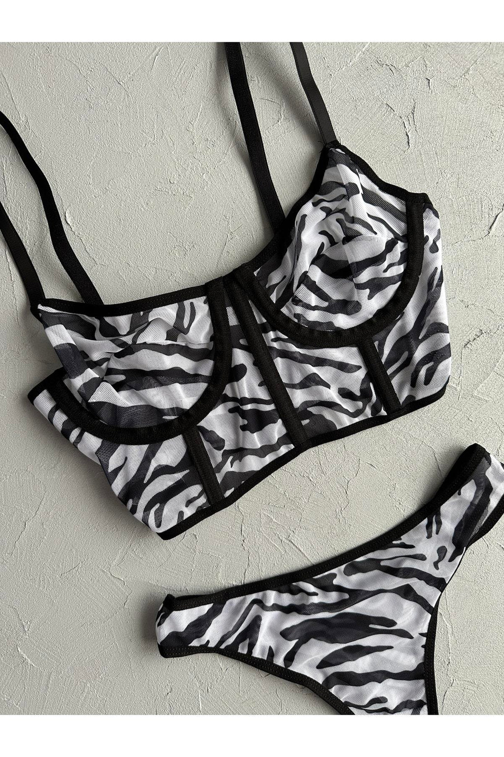 Zebra Desenli Bralet Takımı